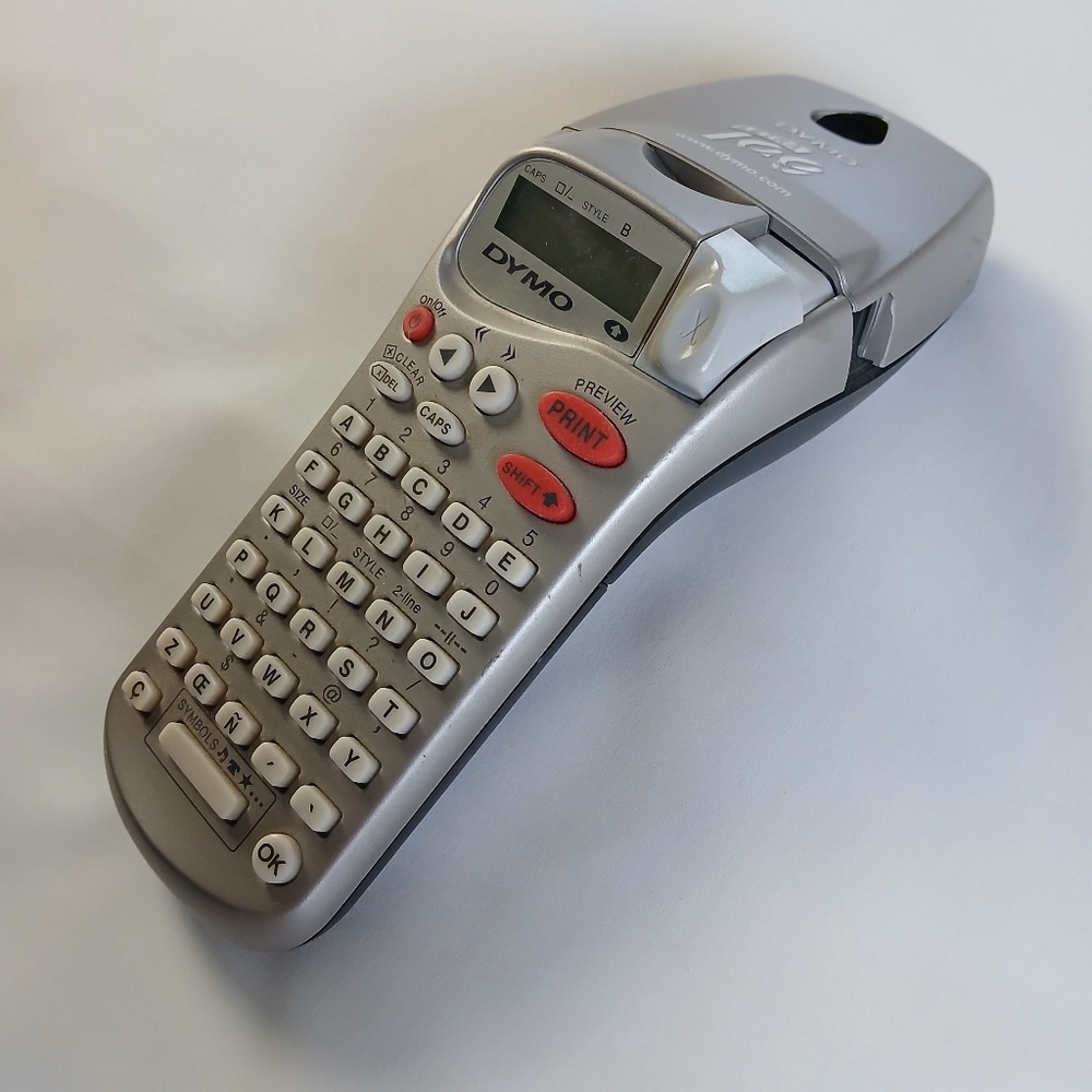 Dymo LetraTag Label Maker - Picture 3 of 6